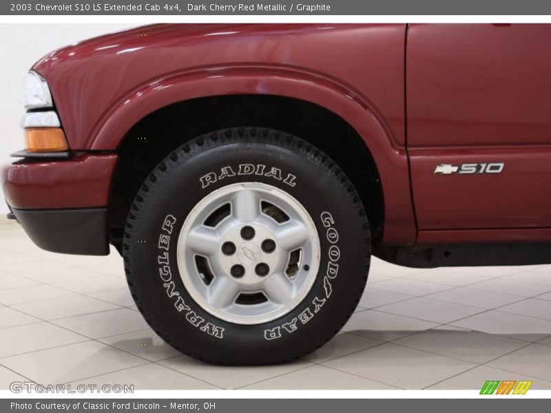 Dark Cherry Red Metallic / Graphite 2003 Chevrolet S10 LS Extended Cab 4x4