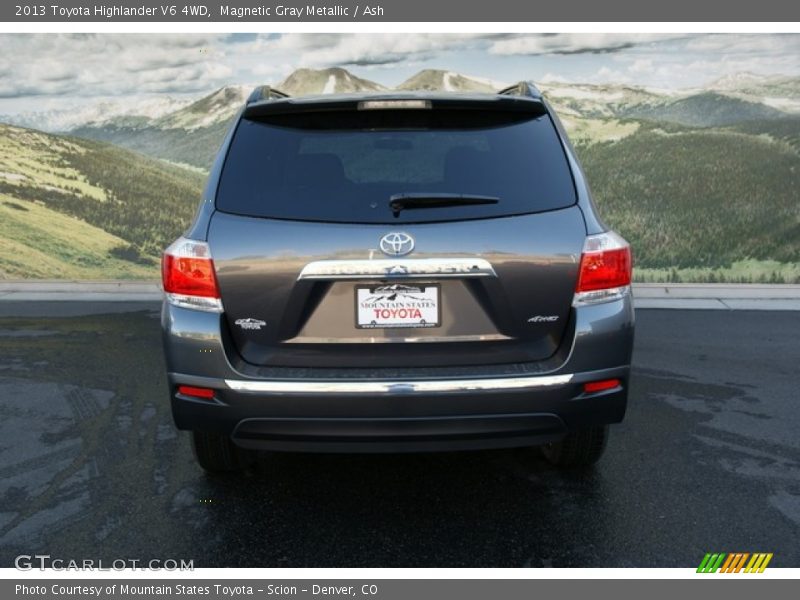 Magnetic Gray Metallic / Ash 2013 Toyota Highlander V6 4WD