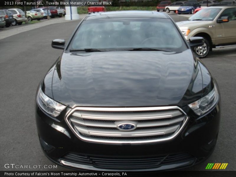 Tuxedo Black Metallic / Charcoal Black 2013 Ford Taurus SEL