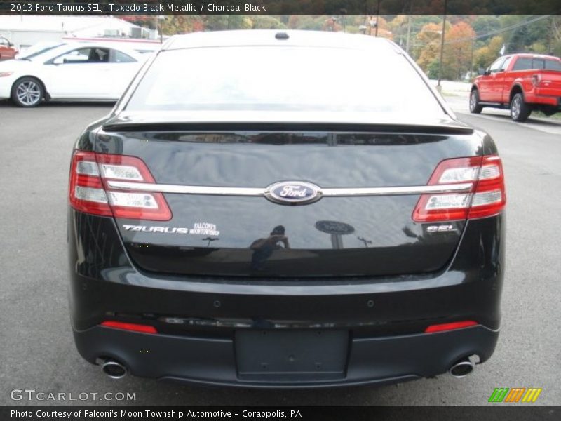 Tuxedo Black Metallic / Charcoal Black 2013 Ford Taurus SEL