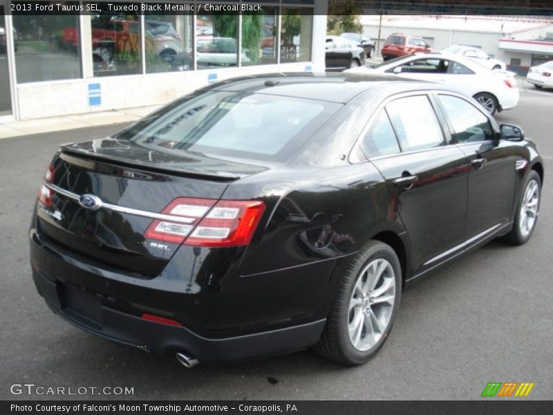 Tuxedo Black Metallic / Charcoal Black 2013 Ford Taurus SEL
