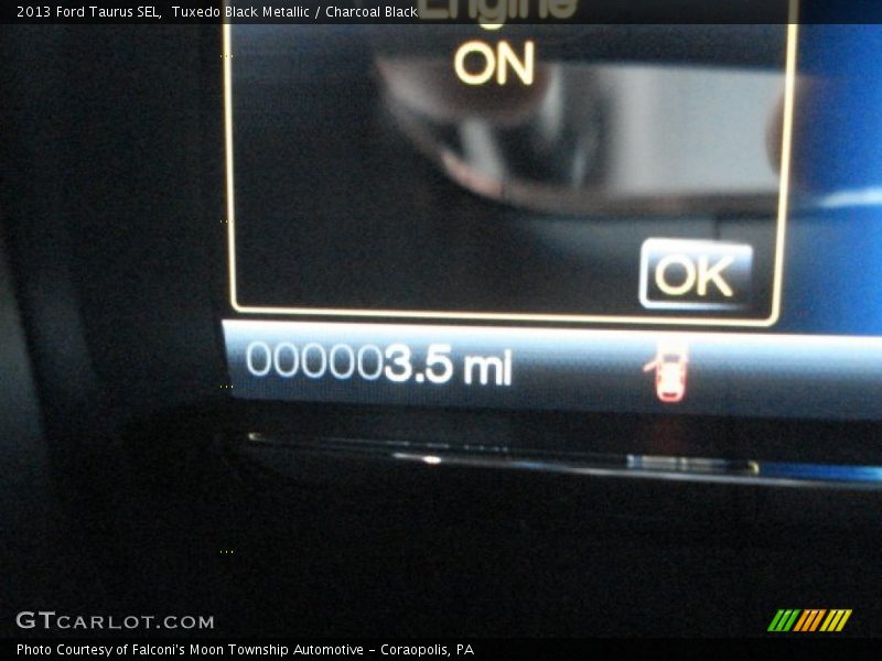 Tuxedo Black Metallic / Charcoal Black 2013 Ford Taurus SEL