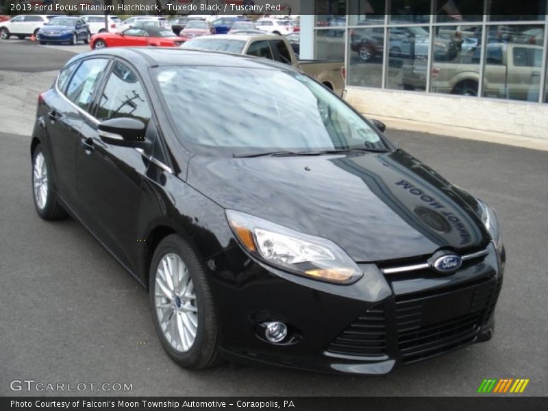 Tuxedo Black / Tuscany Red 2013 Ford Focus Titanium Hatchback