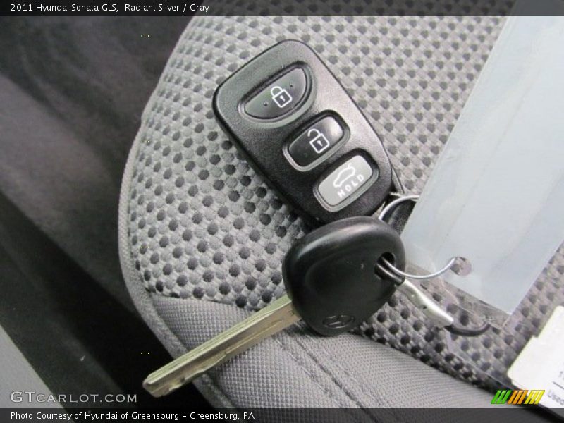 Radiant Silver / Gray 2011 Hyundai Sonata GLS