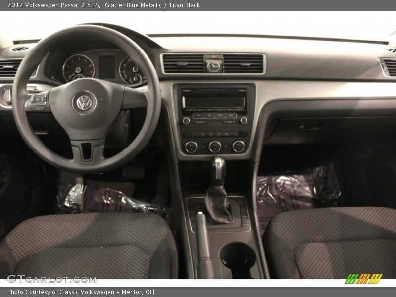 Dashboard of 2012 Passat 2.5L S