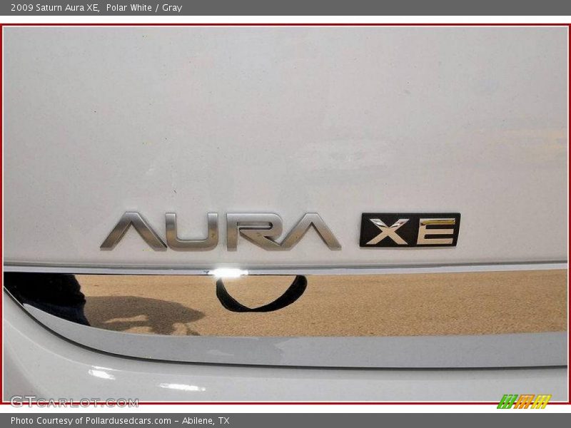 Polar White / Gray 2009 Saturn Aura XE