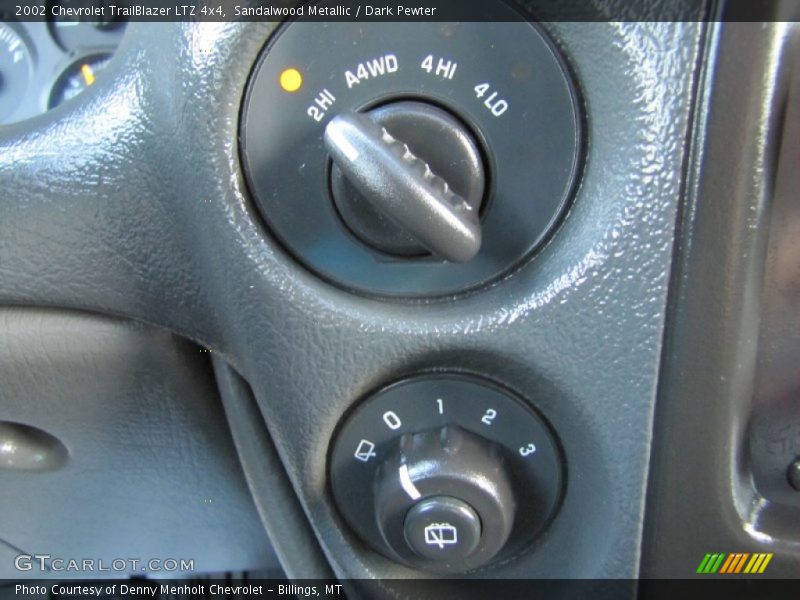 Sandalwood Metallic / Dark Pewter 2002 Chevrolet TrailBlazer LTZ 4x4