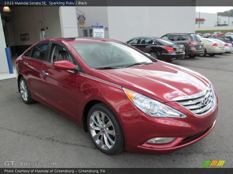 Sparkling Ruby / Black 2013 Hyundai Sonata SE