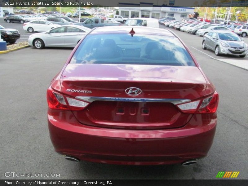 Sparkling Ruby / Black 2013 Hyundai Sonata SE