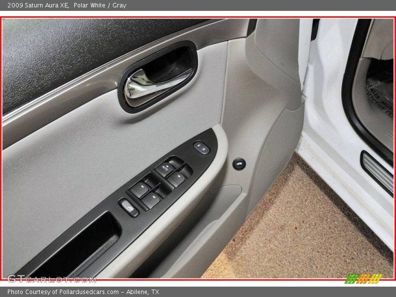 Polar White / Gray 2009 Saturn Aura XE