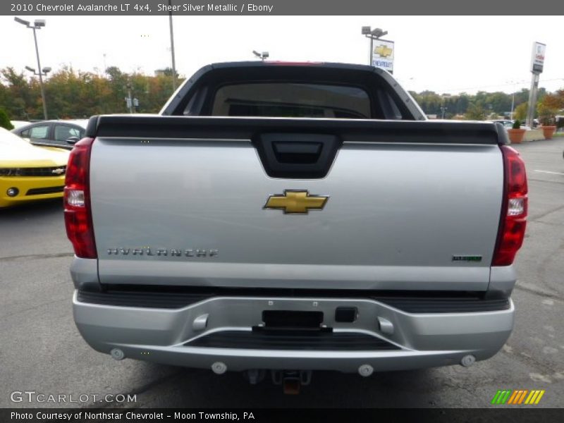 Sheer Silver Metallic / Ebony 2010 Chevrolet Avalanche LT 4x4