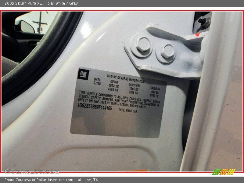 Polar White / Gray 2009 Saturn Aura XE
