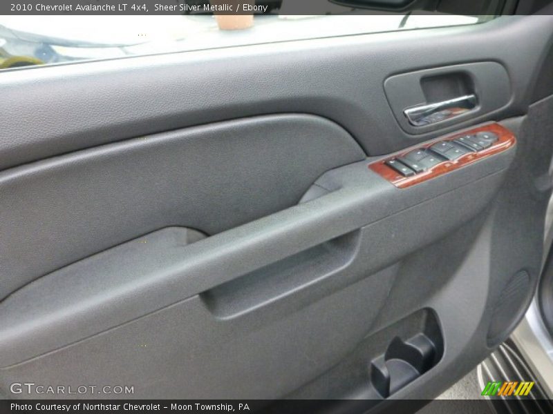 Sheer Silver Metallic / Ebony 2010 Chevrolet Avalanche LT 4x4