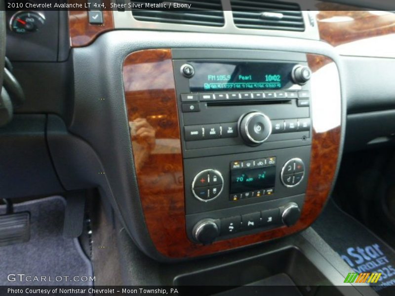 Sheer Silver Metallic / Ebony 2010 Chevrolet Avalanche LT 4x4