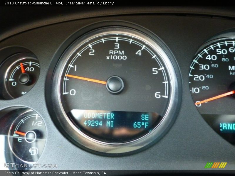 Sheer Silver Metallic / Ebony 2010 Chevrolet Avalanche LT 4x4