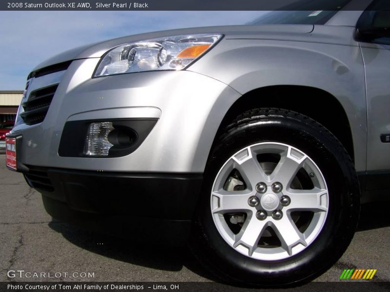 Silver Pearl / Black 2008 Saturn Outlook XE AWD