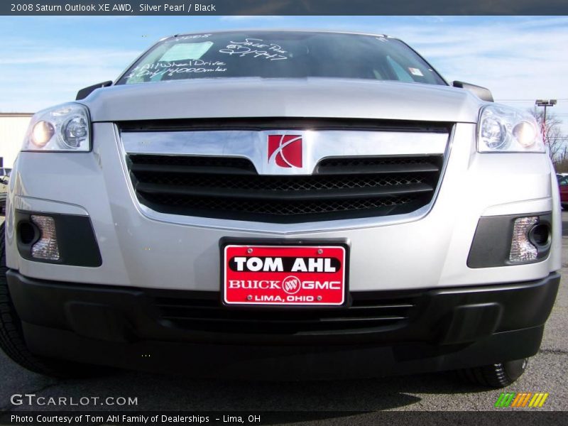 Silver Pearl / Black 2008 Saturn Outlook XE AWD