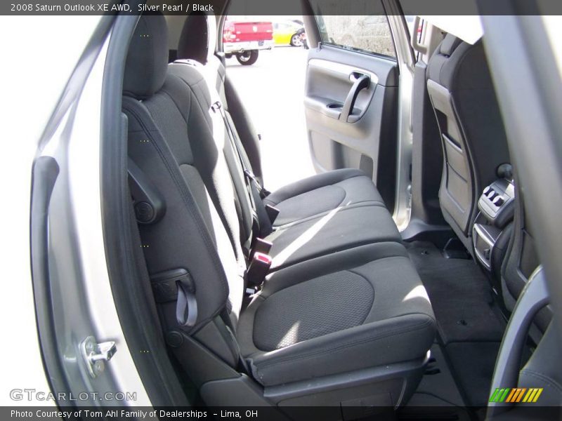 Silver Pearl / Black 2008 Saturn Outlook XE AWD