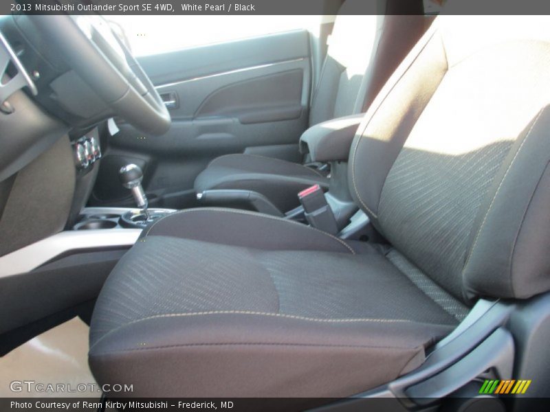 White Pearl / Black 2013 Mitsubishi Outlander Sport SE 4WD