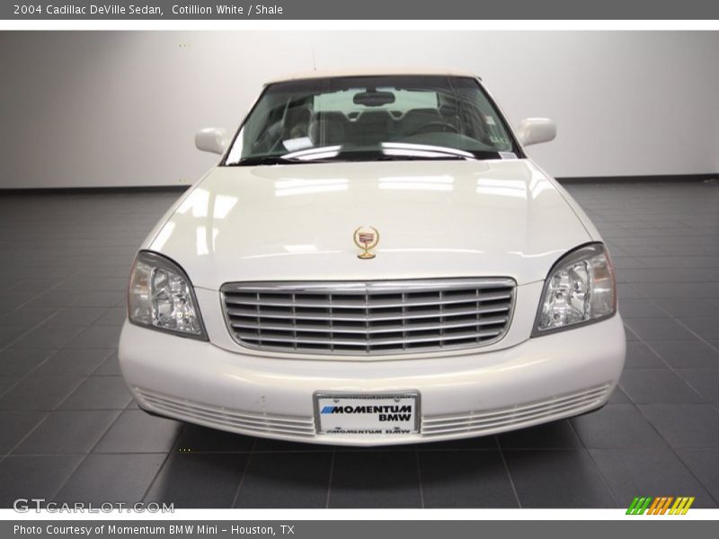 Cotillion White / Shale 2004 Cadillac DeVille Sedan