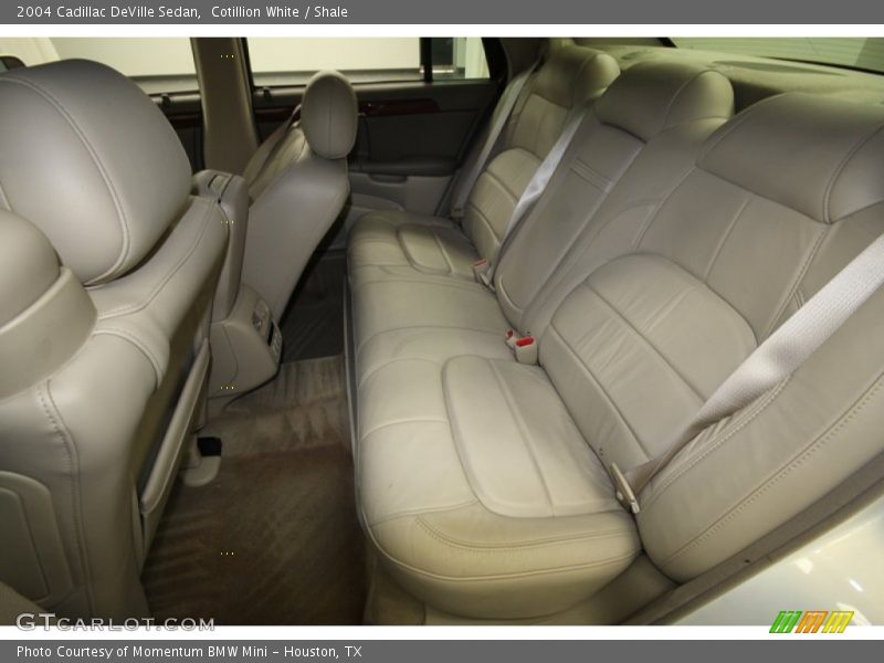 Cotillion White / Shale 2004 Cadillac DeVille Sedan