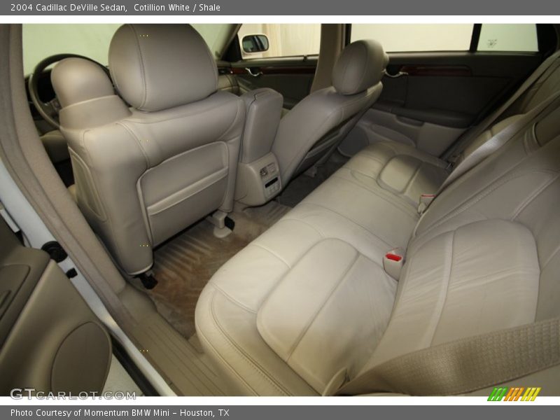 Cotillion White / Shale 2004 Cadillac DeVille Sedan