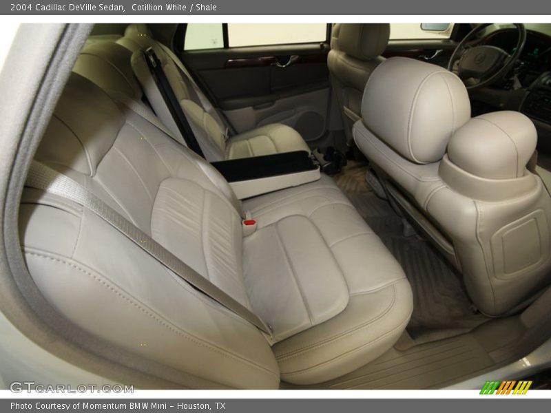 Cotillion White / Shale 2004 Cadillac DeVille Sedan