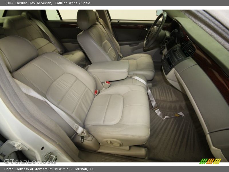 Cotillion White / Shale 2004 Cadillac DeVille Sedan