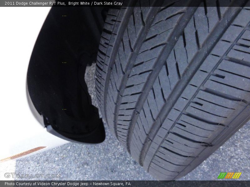 Bright White / Dark Slate Gray 2011 Dodge Challenger R/T Plus