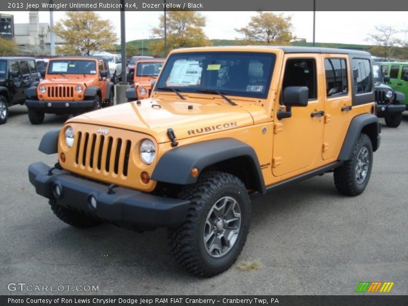 Front 3/4 View of 2013 Wrangler Unlimited Rubicon 4x4