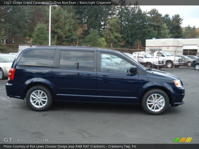 True Blue Pearl / Black/Light Graystone 2013 Dodge Grand Caravan SXT
