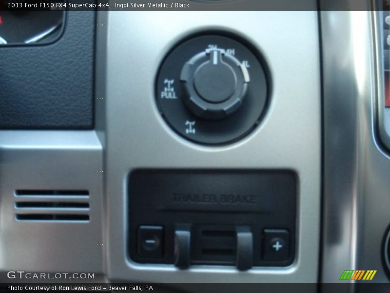 Ingot Silver Metallic / Black 2013 Ford F150 FX4 SuperCab 4x4