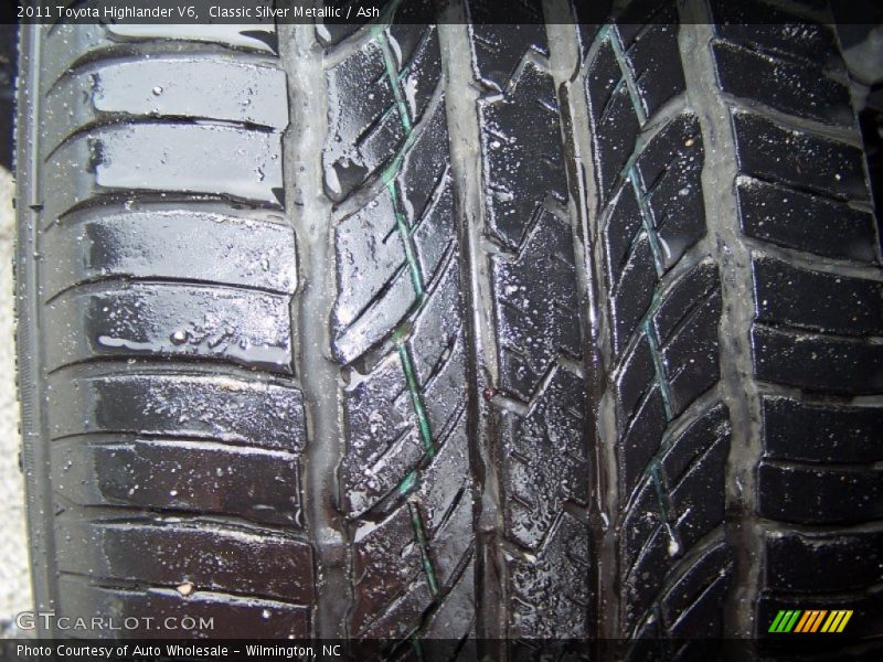 Classic Silver Metallic / Ash 2011 Toyota Highlander V6