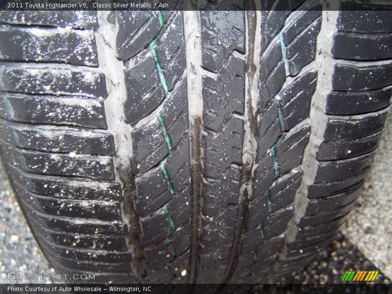 Classic Silver Metallic / Ash 2011 Toyota Highlander V6