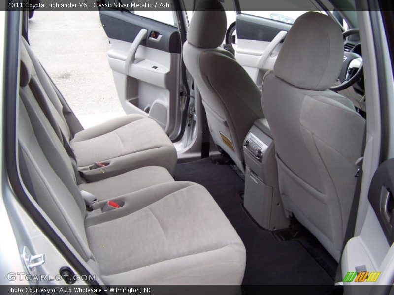 Classic Silver Metallic / Ash 2011 Toyota Highlander V6