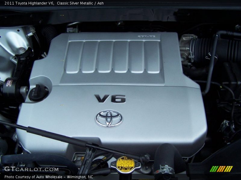 Classic Silver Metallic / Ash 2011 Toyota Highlander V6