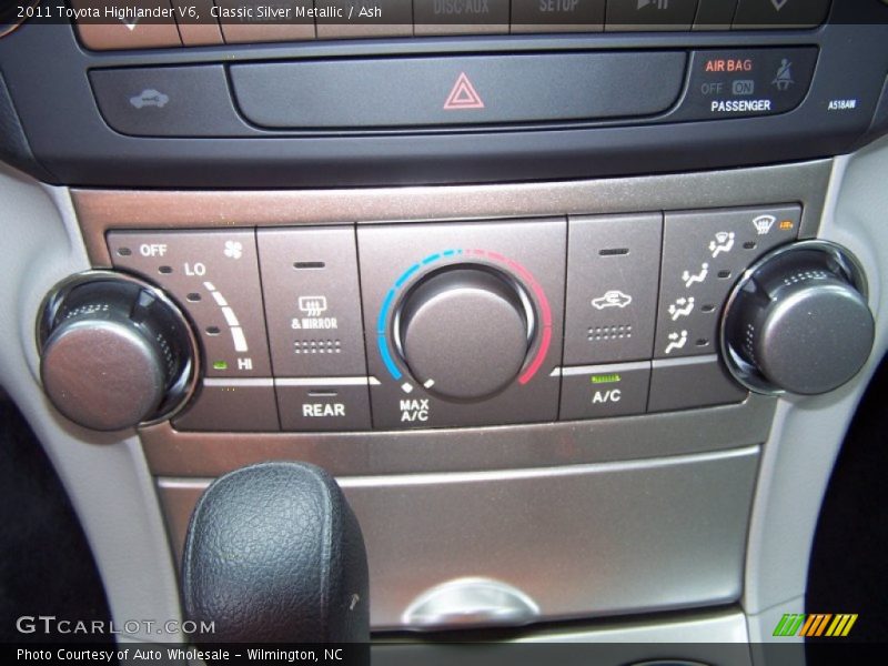 Classic Silver Metallic / Ash 2011 Toyota Highlander V6