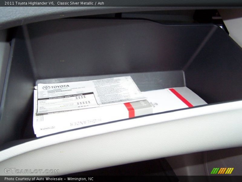 Classic Silver Metallic / Ash 2011 Toyota Highlander V6