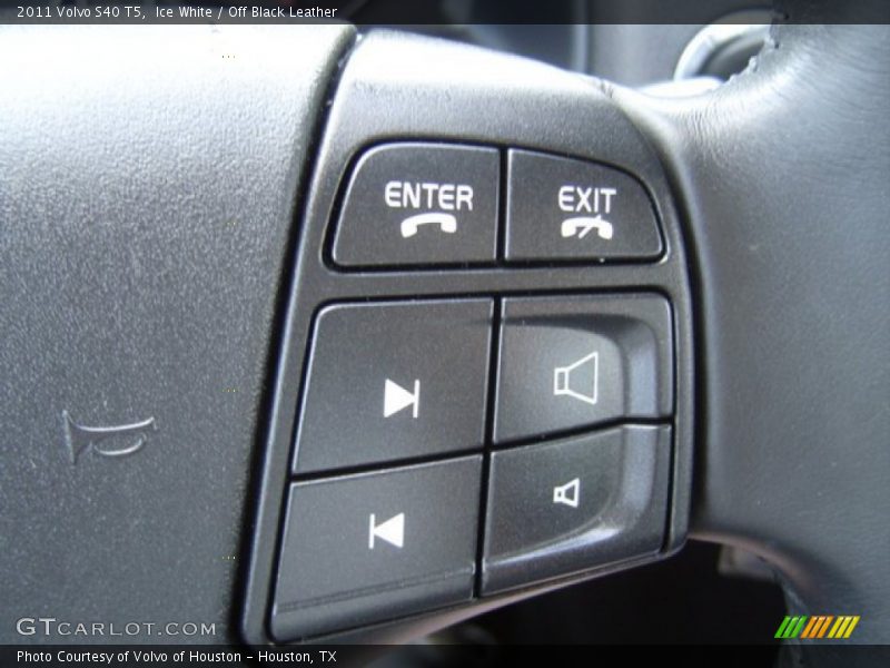 Ice White / Off Black Leather 2011 Volvo S40 T5