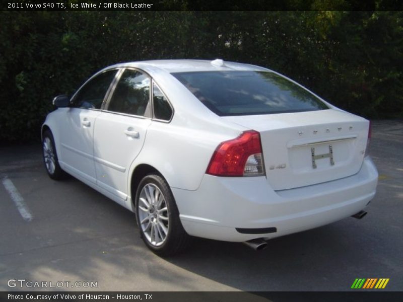 Ice White / Off Black Leather 2011 Volvo S40 T5