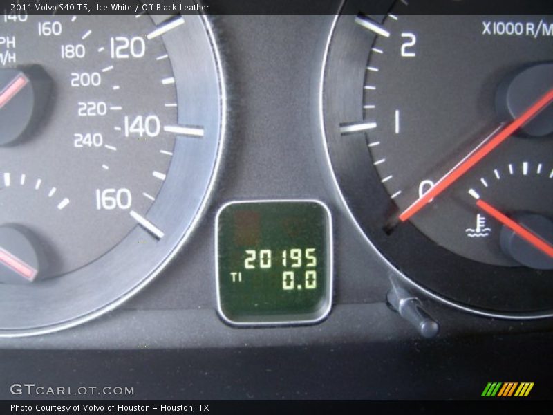 Ice White / Off Black Leather 2011 Volvo S40 T5
