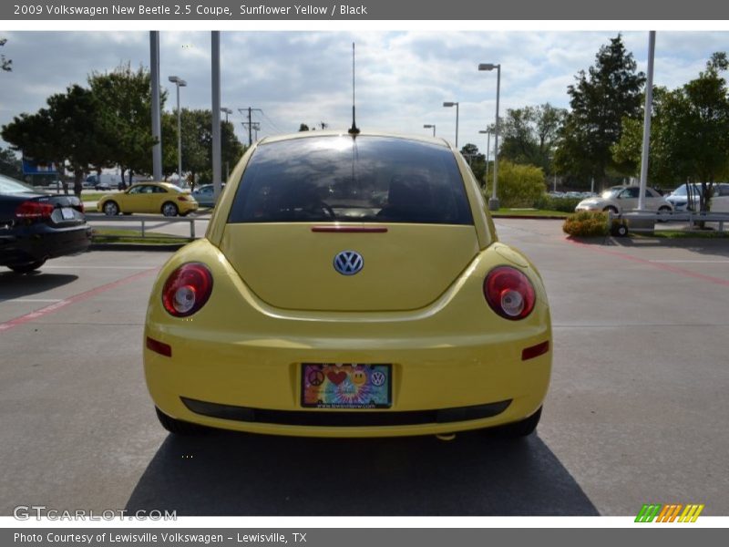 Sunflower Yellow / Black 2009 Volkswagen New Beetle 2.5 Coupe
