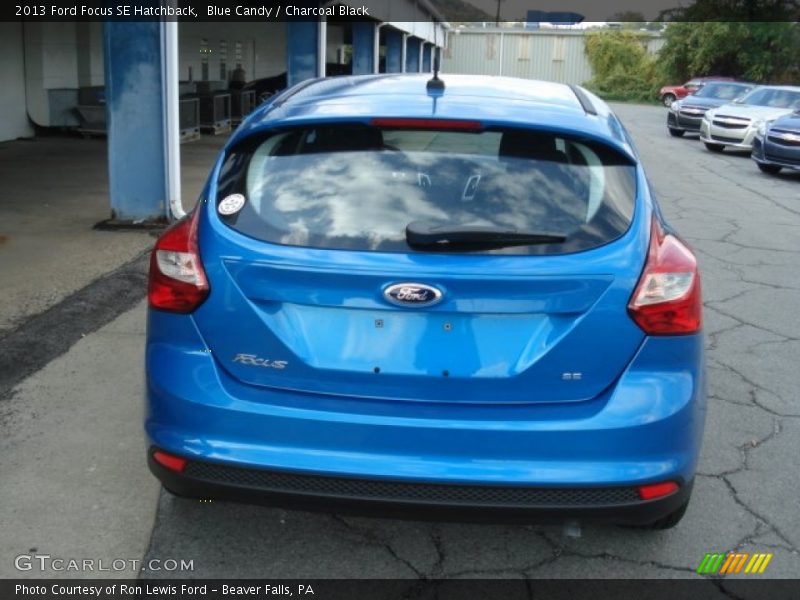 Blue Candy / Charcoal Black 2013 Ford Focus SE Hatchback