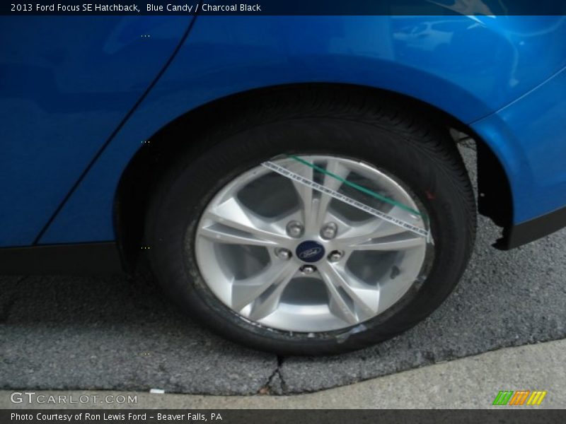Blue Candy / Charcoal Black 2013 Ford Focus SE Hatchback