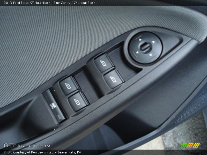 Blue Candy / Charcoal Black 2013 Ford Focus SE Hatchback