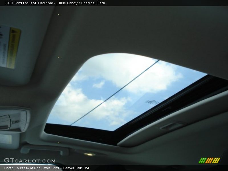 Blue Candy / Charcoal Black 2013 Ford Focus SE Hatchback