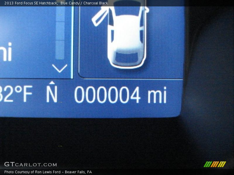Blue Candy / Charcoal Black 2013 Ford Focus SE Hatchback
