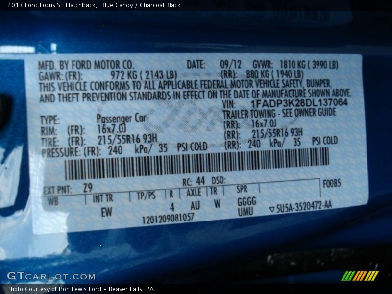 Blue Candy / Charcoal Black 2013 Ford Focus SE Hatchback