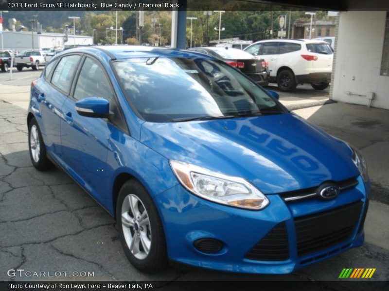 Blue Candy / Charcoal Black 2013 Ford Focus SE Hatchback