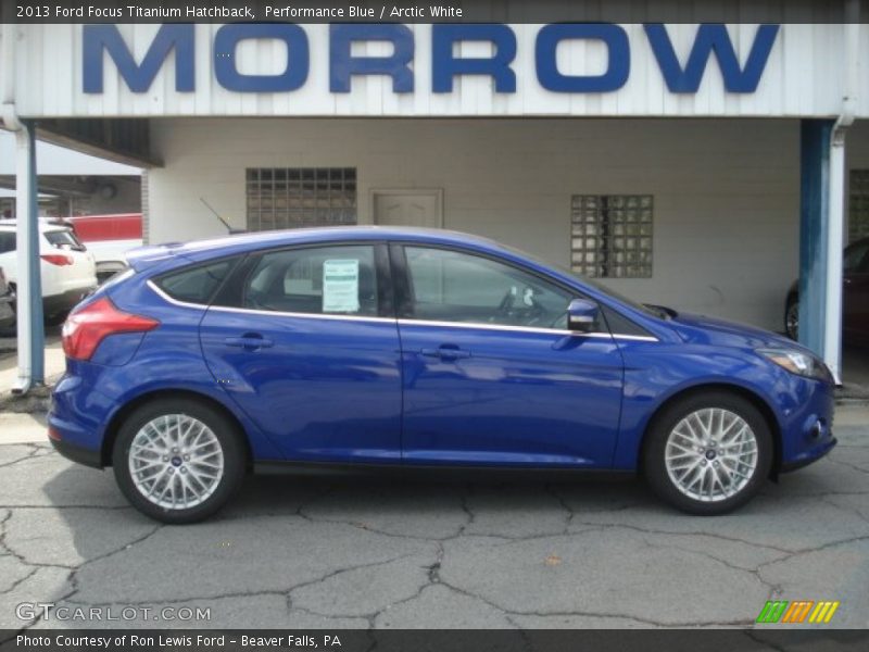 Performance Blue / Arctic White 2013 Ford Focus Titanium Hatchback